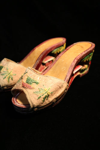 1940s Philippines carved wood souvenir heels
