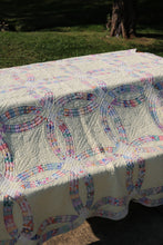 Load image into Gallery viewer, Vintage Wedding Ring Quilt