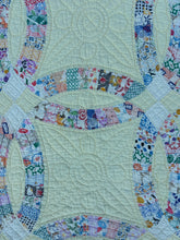 Load image into Gallery viewer, Vintage Wedding Ring Quilt